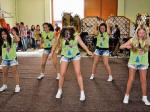 Beim Kartoffelfest in Borne tanzten die M&auml;dchen aus Egeln f&uuml;r die zahlreichen Besucher. Foto: Rene Kiel, Volksstimme vom 06.10.2015