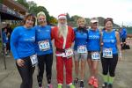 Nicht nur die Bode-Runners hatten mit der 110, 111, und der 112 originelle Startnummern, auch der Weihnachtsmann hatte sich vorbereitet und um die passende „Ausr&uuml;stung“ gek&uuml;mmert.