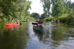 Heftige Lachkr&auml;mpfe und spritzige Abk&uuml;hlungen sorgten f&uuml;r Abwechslung auf den langen elf Kilometern.