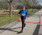 Lauf gut, Wetter gut, Laune gut - Harald F&uuml;mel beendet noch unter 42 Minuten die Sieben-Kilometer-Strecke.