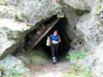 Die Durchquerung des 15m langen Pioniertunnels war nur in geb&uuml;ckter Haltung m&ouml;glich.