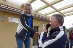Petra Becker kann es gar nicht glauben: &Uuml;ber die Zehn-Kilometer-Distanz holte sie den ersten Platz in der W50!