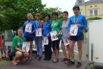 Frauenpower in der Altersklasse W50! Kirsten Geist (2v.l.) und Sabine B&ouml;rner (4v.l.) feiern ihre Platzierungen.