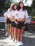 Das Programm zum Tag der offenen T&uuml;r im Kinder- und Jugendfreizeittreff er&ouml;ffneten die M&auml;dchen von der Dance-Factory. Foto: Volksstimme