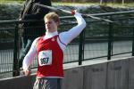 Marek Kadereit muss jetzt in Altersklasse U18 starten und schaffte bei den Landesmeisterschaften in Halle trotz eines Speeres mit h&ouml;herem Gewicht 49,95m.