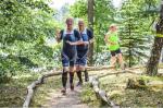 Neben einer Schwimmdistanz von insgesamt 3,5 km war auch eine 21,4 km lange Laufstrecke immer im Wechsel zurückzulegen. Neben einer Schwimmdistanz von insgesamt 3,5 km war auch eine 21,4 km lange Laufstrecke immer im Wechsel zurückzulegen.