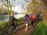 Der idyllische Weg entlang der Saale versetzte die L&auml;ufer aus Achersleben, Bernburg und Gaensefurth in die richtige Stimmung.