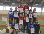 Die M&auml;dchen der Altersklasse w9 (v.v.l.Laura Otto, Fabienne S&auml;misch, h.v.l. Lena Nowaczek, Michelle Otto) holten sich die Silbermedaille in der Staffel.