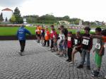 Letzte Anweisungen von Starter Joachim R&ouml;sler, bevor die Jungen der 5. und 6. Klassen ihre Runde um den Stadtsee absolvieren. 