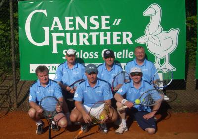 Die Herren 40 Mannschaft h.v.l. Roberto Henschke, Manfred Rademann, Ingo Becker, v.v.l. Herbert Mandel, Mike Prüfer, Andreas Trensinger Die Herren 40 Mannschaft h.v.l. Roberto Henschke, Manfred Rademann, Ingo Becker, v.v.l. Herbert Mandel, Mike Prüfer, Andreas Trensinger