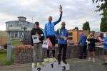 Souver&auml;ner Gesamt- und Altersklassensieger Torsten Blauwitz. Auf Rang zwei Steffen Fleischer, beide Triathleten der Gaensefurther Sportbewegung.