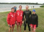Eine kleine Abordnung der Sta&szlig;furter Triathleten und Bode-Runners (v.l. Jens-Uwe B&ouml;rner, Florian B&ouml;rner, Torsten Blauwitz, Annegret Wille ) beteiligte sich am 22. Uni-Triathlon.