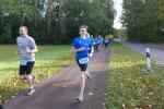 Leichtf&uuml;&szlig;ig und schnell spult Marc Kr&uuml;ger die f&uuml;nf Kilometer beim Bernburger Solvay-Lauf ab. In der Gesamtwertung kann er am Ende so viele Punkte sammeln, dass es f&uuml;r den Gesamtsieg in der Altersklasse mJU16 reicht.