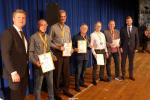 Stark besetzt war die Riege der M&auml;nner in der Altersklasse M55. Nach Platz eins f&uuml;r J&ouml;rg Friese vom HSV Medizin Magdeburg, platzierte sich Bode-Runner Edgar Schmidtke auf dem zweiten Platz. Nach dem letzten knappen Rennen in Tangerh&uuml;tte sicherte sich Dr. Nabil Chamaon Platz drei (fehlt). Zur Siegerehrung dabei, waren Jens-Uwe B&ouml;rner (Platz f&uuml;nf), J&uuml;rgen G&uuml;nther (Platz sechs) und Martin Rottstegge (PSV Bernburg, Platz sieben), f&uuml;r die es auch Urkunden und Medaillen gab.