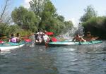 Wenn man sich schon im nassen Element aufh&auml;lt, muss man es auch sp&uuml;ren. Daf&uuml;r sorgten dann mit einer ausgiebigen Dusche einige andere Kanubesatzungen 