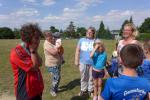 Damit hat Silke Vorrath sicher nicht gerechnet, dass sie bei ihrer letzten Trainingseinheit in Hecklingen schon von einer gro&szlig;en Abordnung der Eltern erwartet wird. 