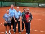 Die II. Herren 50 (v.l. mit Frank Hirschfeld, Dr. Dieter Naumann, Norbert Krebs, Dr. Harald Friedrich und Herbert Mandel) hatten leichtes Spiel gegen TC Magdeburg II auf heimischem Platz.