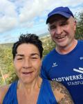 Mit 500 Höhenmetern hatte es auch der Halbmarathon beim Harz-Gebirgslauf in sich. Nancy und Olaf Bothe genossen den Lauf durch die Natur und überlegen, im nächsten Jahr vielleicht den Marathon über das Brockenplateau anzugehen: „Einmal den Brockenstein anfassen!“, so der Traum.