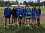 Die Deutsche Meisterin im Marathon in der U23 haben die Bode-Runners der Gaensefurther Sportbewegung in ihre Mitte genommen (2. v. l.). Beim 23. Elbe-Brücken-Lauf in Magdeburg kam Lina Epperlein als erste Frau über die Halbmarathondistanz von 21,1 Kilometer über die Ziellinie.
Marcel Bierbach, Lina Epperlein, Daniel Bierbach, Harald Fümel, Alexander Topf, Daniel Wuwer, Mathias Knabe, Diana Holzhauer, Janine Wuwer, Jens Kunkel und Anika Bock (v. l.).
Die Deutsche Meisterin im Marathon in der U23 haben die Bode-Runners der Gaensefurther Sportbewegung in ihre Mitte genommen (2. v. l.). Beim 23. Elbe-Brücken-Lauf in Magdeburg kam Lina Epperlein als erste Frau über die Halbmarathondistanz von 21,1 Kilometer über die Ziellinie.
Marcel Bierbach, Lina Epperlein, Daniel Bierbach, Harald Fümel, Alexander Topf, Daniel Wuwer, Mathias Knabe, Diana Holzhauer, Janine Wuwer, Jens Kunkel und Anika Bock (v. l.).