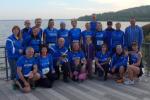 Die Bode-Runners der Gaensefurther Sportbewegung vor der beeindruckenden Kulisse des Geiseltalsees (u.v.l.): Jens-Uwe und Sabine Börner, Olaf Bothe mit „Nicky“, Jan, Jette und Rieke Zaschke, Kathleen Mahler, Stefan Sindermann, Sandra Homann (h.v.l.): Nicole Zaschke, Tom Krüger, Claudia Geist, Oliver Klepsch, Aileen Schönherr, Nancy Bothe, Renate Liedtke, Janine Wuwer, Edgar Schmidtke, Annika Delius, André und Kirsten Geist, Andy Schmidt (Jürgen Günther und Harald Fümel fehlen)