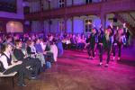 Zahlreiche Gaensefurther geh&ouml;rten zu den 200 G&auml;sten, die bei der Ehrungsveranstaltung zum Novodisk Landescup den Auftritt der Tanzgruppe aus Biere verfolgten. 