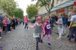 Malina und Charlotte (v.l.) haben sich zum 1,5 Kilometer Hobby-Pokal-Lauf nachgemeldet und hatten so kurz vor dem Ziel noch mächtig Spaß.