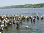 Vor dem Start des Seeburg Heroes am S&uuml;&szlig;en See mit 2 Gaensefurther Triathleten.