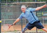 Ingo Becker entschied den ersten Satz gegen Halle mit 6:2, gab jedoch die beiden folgenden jeweils mit 3:6 ab. Foto: Christian J&auml;ger, Volksstimme