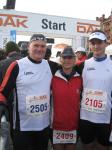 Die drei Starter des Halbmarathons v.l. Lutz Klau&szlig;, Petra Becker und Florian B&ouml;rner.