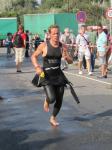 Maik M&uuml;ller auf den letzten Metern des 5 km langen Laufkurses durch die Innenstadt von Warnem&uuml;nde. 