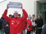 Der gl&uuml;ckliche Gewinner Florian B&ouml;rner freut sich &uuml;ber ein Schuppentier. 