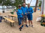 Wille, Moch und Lud&szlig;uweit mit ihren Pokalen (v.l.)