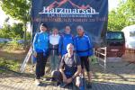 Vier wanderlustige Bode-Runners der Gaensefurther Sportbewegung absolvierten einen 30-Kilometer-Marsch rund um Blankenburg (Mario Kreutzmann (vorn) und Nancy Bothe mit Arbeitskollegin Janine Schade, Katrin Kreutzmann und Jens-Uwe B&ouml;rner (hinten v.l.)