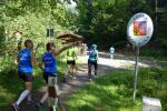 Auf der letzten Etappe laufen Renate Liedtke und Sabine B&ouml;rner (v.l.) beim Deutsch-Tschechischen Grenzlauf auch ein paar Kilometer im Nachbarland.