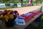 Die Medaillen lagen im Ziel für die Finisher des 44. Quedlinburger Waldlaufs bereit. Für alle Frauen gab es traditionell eine Rose zum Muttertag.