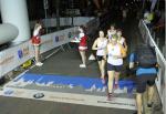 Zieldurchlauf nach 5 Kilometern - Renate Liedtke, Sylvia Köhn, Sabine Börner