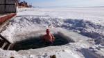 Ein echter Eisbade-Profi bei den Bode-Runners ist Jens Schlottag, der im sibirischen Baikalsee diese Leidenschaft für sich entdeckt hat.