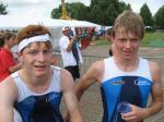 Der Dritte und Sieger beim Hafentriathlon in der Altersklasse m16: Nils Lampert (l.) und Martin Wille. 