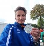 Stolz im Berliner Ziel, Stefan Otto von der Gaensefurther Sportbewegung mit Medaille und neuer persönlicher Bestzeit über die Marathondistanz.