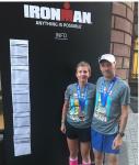 Stefanie Nowak und Stefan Berger sind glücklich, zum ersten Mal gemeinsam einen Ironman erfolgreich absolviert zu haben.