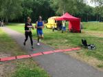 Sandra Homann und Edgar Schmidtke liefen jeweils als Sieger ihrer Altersklassen nach 12 km ins Ziel.