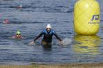 Die 750m lange Schwimmstrecke im ziemlich warmen Wasser des Barleber Sees ist absolviert.