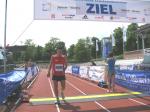 Endlich im Ziel. Nach 4:05:10 h hatten die Strapazen des Marathons für Dirk Meier ein glückliches Ende.