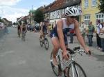 Daniel Ragoß (vorn) und Torsten Blauwitz (2.v.r.) absolvierten die Radrunde gemeinsam und beendeten sie nach 1:02,31 h. 