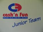 Die Sparkasse unterstützt junge Sportler, die Mitglied im cash'n fun Junior Team sind, durch Sponsorenverträge.