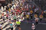 Für jeden Läufer (und manchen Triathleten) ist es das Größte, einmal am New York Marathon teilzunehmen. Michael Barteld erfüllte sich diesen Lebenstraum (Bildmitte mit roter Hose).