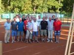 Die Teilnehmer der Abteilung Tennis an der Vereinsmeisterschaft und am Vereinsfest.