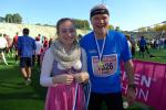 Eine junge Dame in bayrischer Tracht belohnte Lutz Klauß mit einer Medaille bei seinem letzten Marathon.