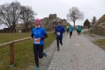 Katrin Krebs führt bei den Frauen über 14,3 Kilometer. Hier ist die Burg Regenstein bereits umrundet und es geht bergab.