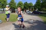Für ihren ersten Lauf mit den Bode-Runners über 1,4 Kilometer benötigte die sieben jährige Emily Siebert nur 07:26 Minuten. In der weiblichen U8 belegte sie damit prompt den ersten Platz!